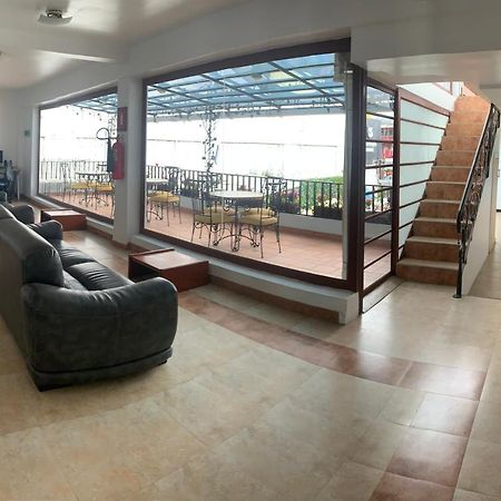 Hotel Shalom Ріобамба Екстер'єр фото