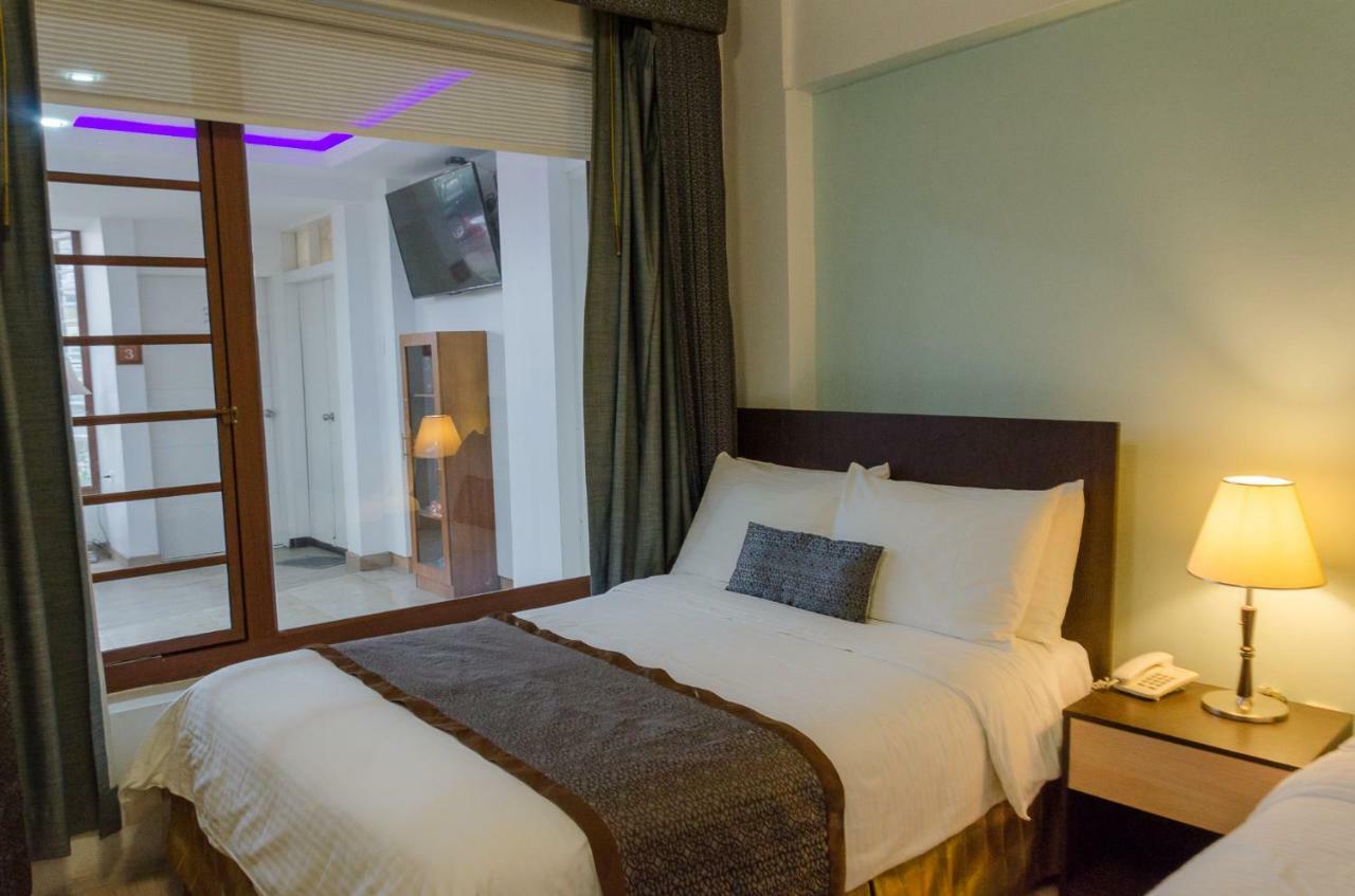 Hotel Shalom Ріобамба Екстер'єр фото