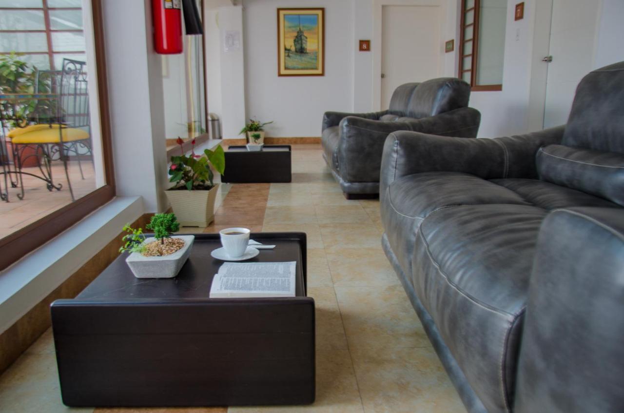 Hotel Shalom Ріобамба Екстер'єр фото